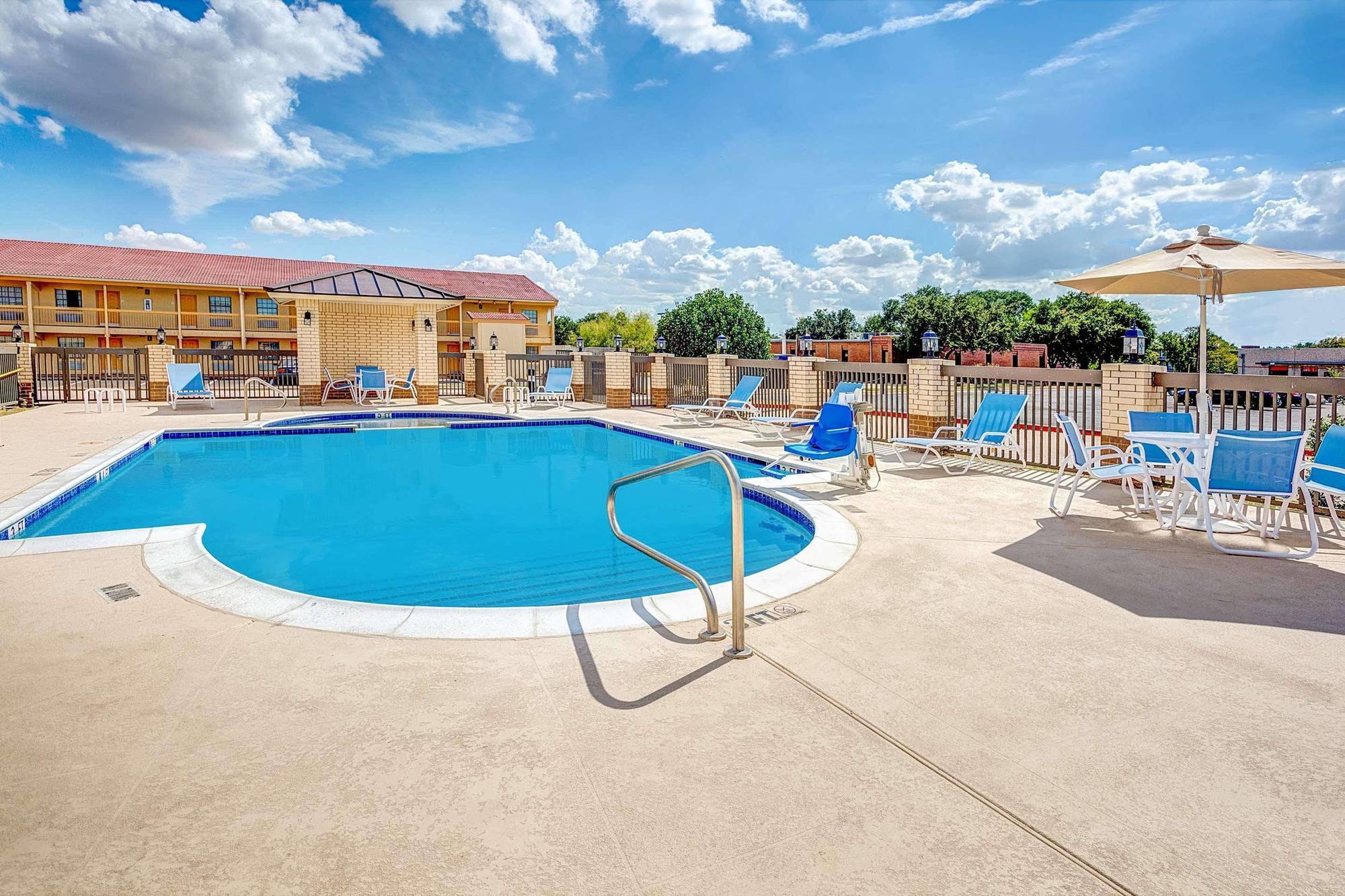 Arya Inn & Suites Farmers Branch Kültér fotó